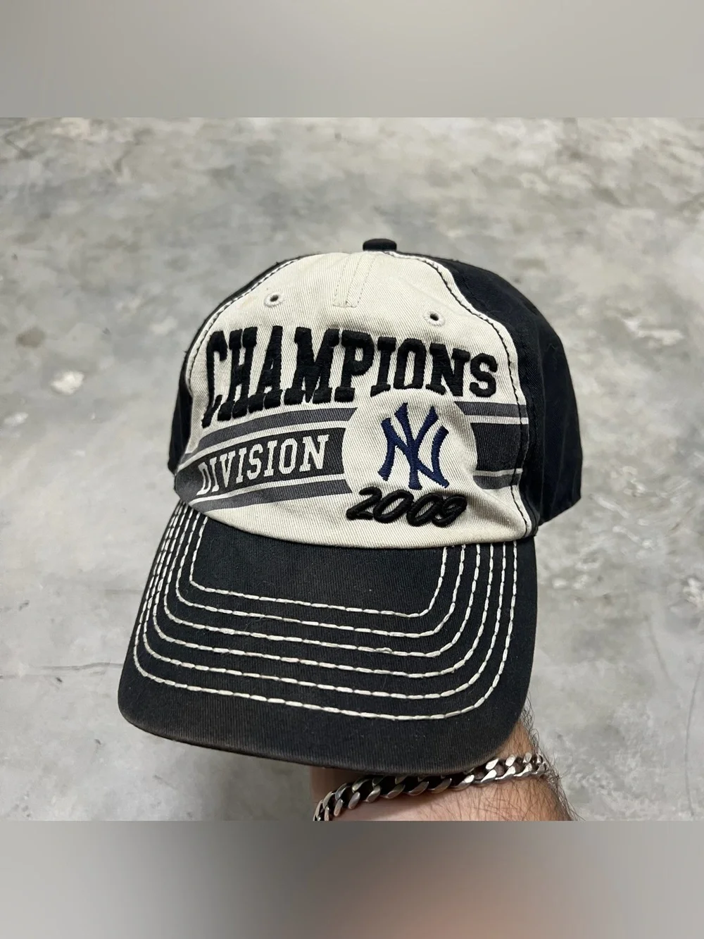 New York Yankees 2009 Division Champs MLB Playoffs Hat Cap - Twins Enterprise